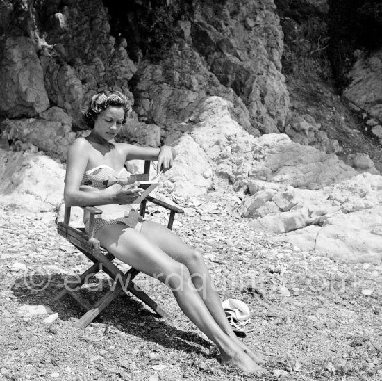 Gisèle Pascal, former girl friend of Prince Rainier, during filming of "Les lumières d’en face". Near Nice 1955. - Photo by Edward Quinn