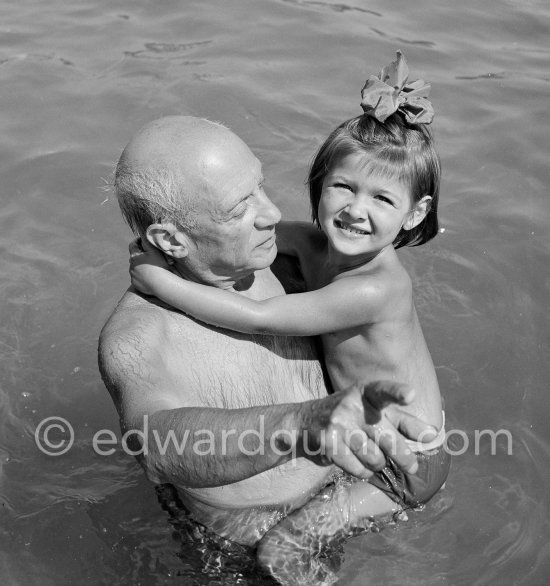 Pablo Picasso with his daughter Paloma Picasso at the beach of Golfe-Juan 1954. - Photo by Edward Quinn
