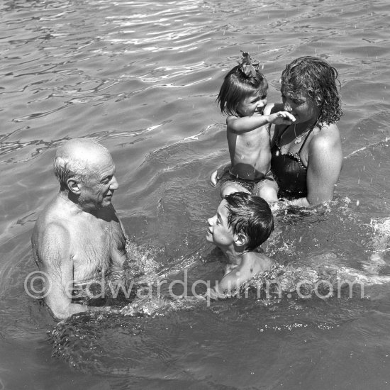 Pablo Picasso with his children Claude Picasso, Paloma Picasso and Maya Picasso at the beach. Golfe-Juan 1954. - Photo by Edward Quinn