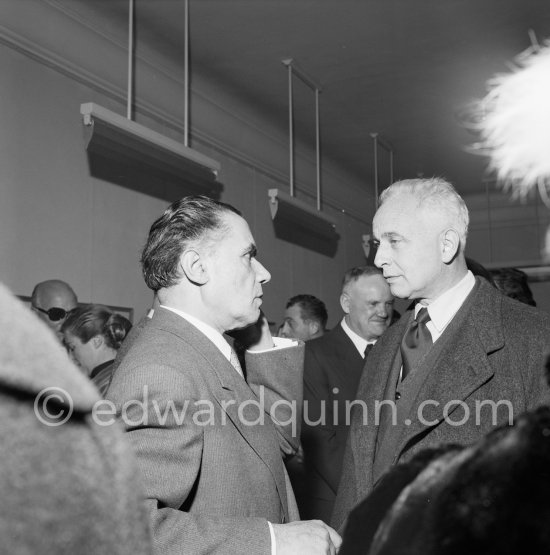 Louis Aragon, Henri Matarasso and Maurice Thorez at a private viewing of Pablo Picasso\'s book illustrations in the Matarasso gallery in Nice. "Pablo Picasso. Un Demi-Siècle de Livres Illustrés". Galerie H. Matarasso. 21.12.1956-31.1.1957. Nice 1956. - Photo by Edward Quinn