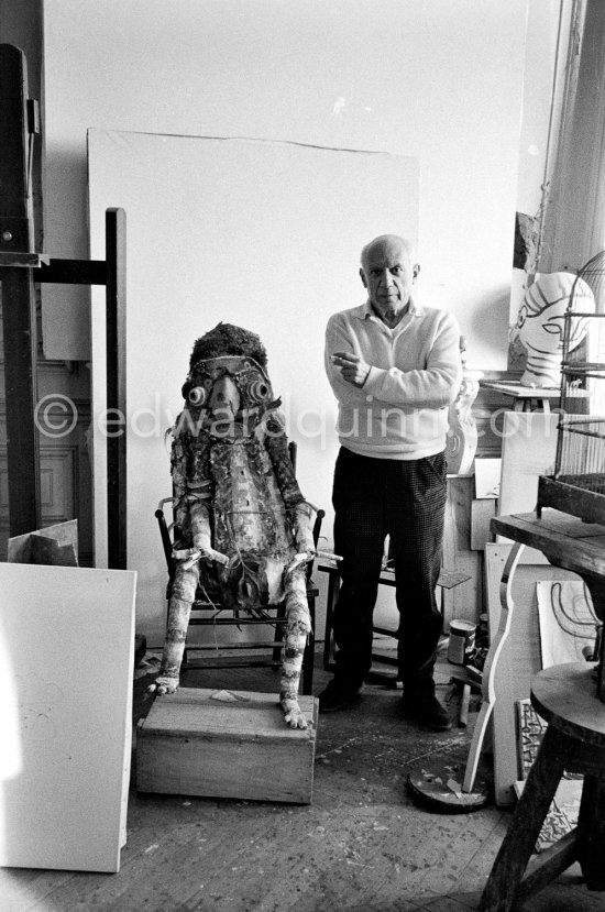 Pablo Picasso with female body mask Nevimbumbao Vanuatu, a present received from Matisse. La Californie, Cannes 1957. - Photo by Edward Quinn