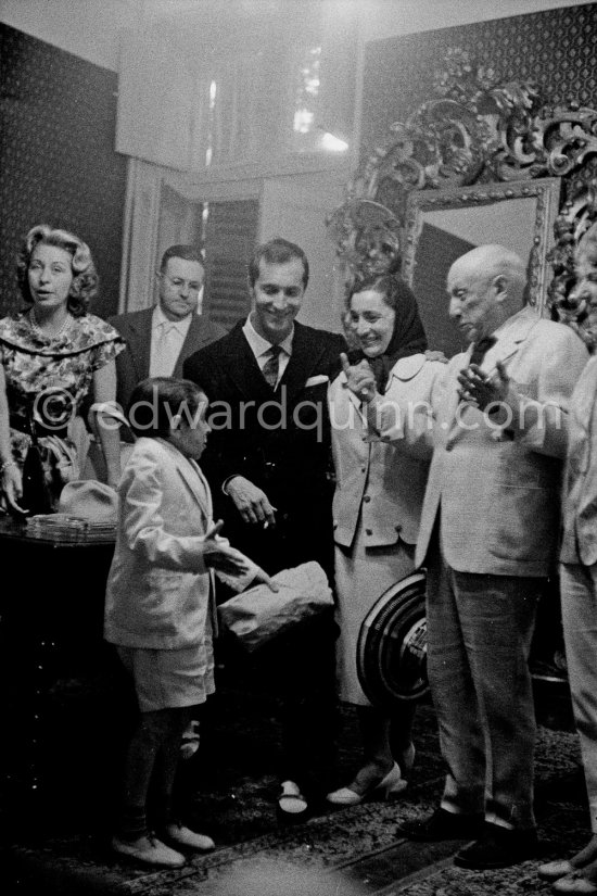 Pablo Picasso, Jacqueline and Spanish Matador Luis Miguel Dominguin and his "mascot" Marcellino after the bullfight. Hotel Nord-Pinus. Arles 1960. - Photo by Edward Quinn