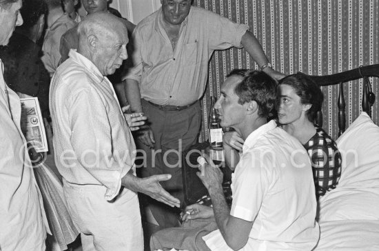 Pablo Picasso, Luis Miguel Dominguin, Jacqueline. After the bullfight, Arles 1960. - Photo by Edward Quinn