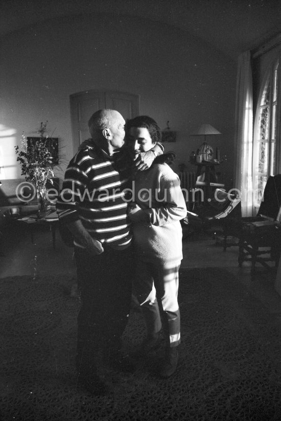 Pablo Picasso and Jacqueline. Mas Notre-Dame-de-Vie, Mougins 14.2.1962. - Photo by Edward Quinn