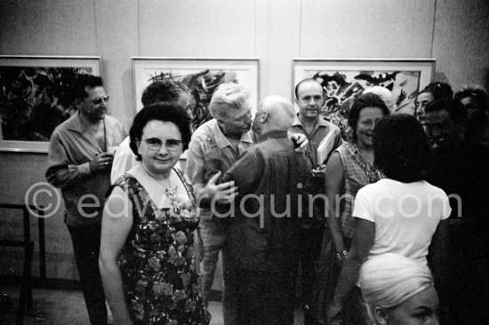 Pablo Picasso and Edouard Pignon. Galerie Cavalero, Exhibition "Pignon. Gouaches, aquarelles". 4.-25.8.1962. - Photo by Edward Quinn