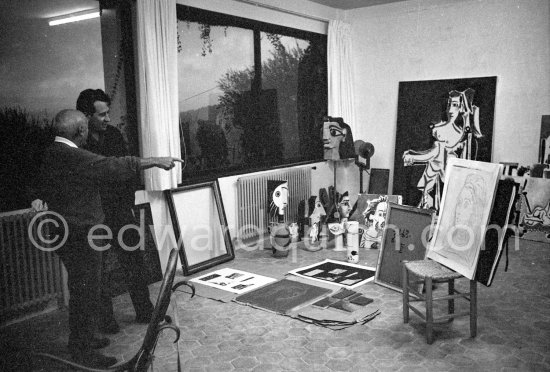 Picasso and Hidalgo Arnéra at Mas Notre-Dame-de-Vie, Mougins 1964.

, - Photo by Edward Quinn