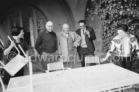 Pablo Picasso, Jacqueline and Dr. Jacques Hepp (surgeon) and wife Myriam in the gardens of Mas Notre-Dame-de-Vie. First photos after surgery at British-American Hospital in Paris. Mougins 1965. - Photo by Edward Quinn