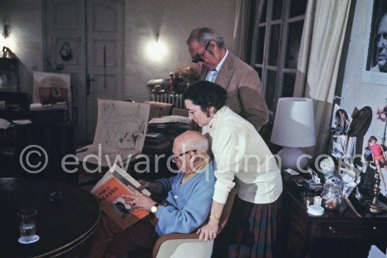Pablo Picasso, Jacqueline and Norman Granz, Jazz music impresario. Mas Notre-Dame-de-Vie, Mougins 1969. - Photo by Edward Quinn