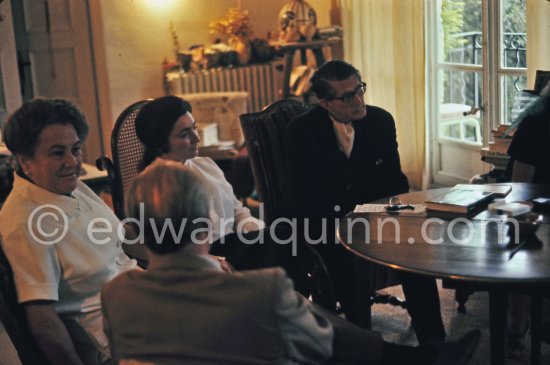 Anna Maria Torra Amat, wife of Spanish publisher Gustavo Gili, Jacqueline and Roland Penrose. Mas Notre-Dame-de-Vie, Mougins 1970. - Photo by Edward Quinn