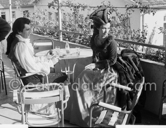 Edmund Purdom and Pascale Audret. Filming of "La Fayette", shooting brake. Nice 1961. - Photo by Edward Quinn