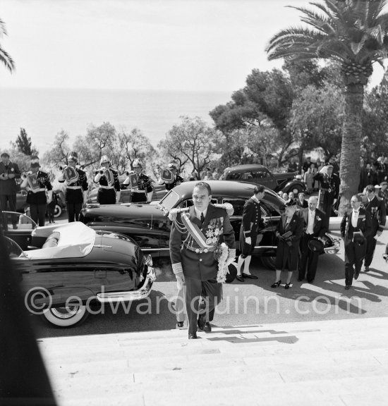 First anniversary of Prince Rainier’s accession to the throne. Monaco-Ville 1951. Cars: Cadillac 1949 ? ("CADILLAC" in block letters above front fender spear). left Lincoln Cosmopolitan 1950 (536 produced) - Photo by Edward Quinn