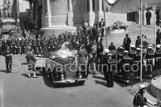 Wedding of Prince Rainier and Grace Kelly, Monaco Ville 1956. Car: 1953 Rolls-Royce Silver Wraith, #WVH74, Allweather Tourer Hooper. Detailed info on this car by expert Klaus-Josef Rossfeldt see About/Additional Infos. - Photo by Edward Quinn