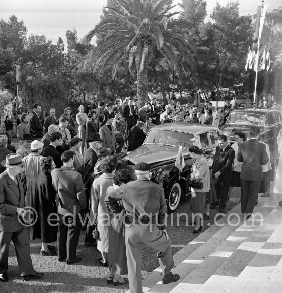 People admiring Prince Rainier\'s Rolls. Monégasque Fête Nationale, in front of cathedral, Monaco-Ville 1956. Car: 1956 Rolls-Royce Silver Cloud I, #LSXA243, Standard Steel Sports Saloon. Detailed info on this car by expert Klaus-Josef Rossfeldt see About/Additional Infos. - Photo by Edward Quinn