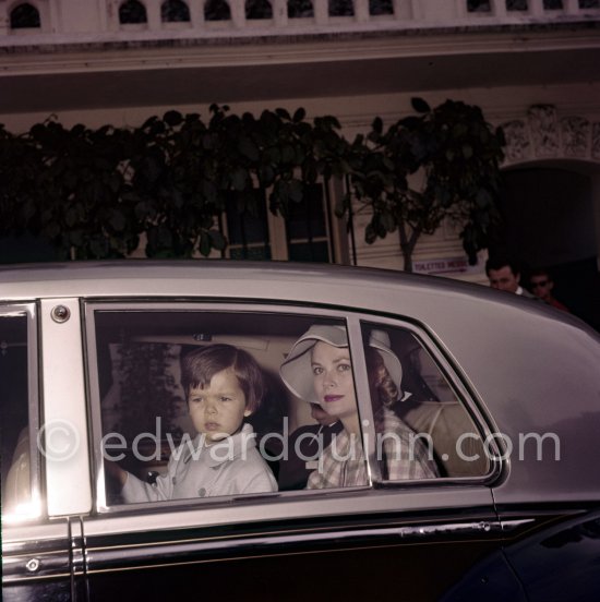 Princess Grace and Princess Caroline. Inauguration of the Bibliothèque Princess Caroline, Monaco 1960. Car: 1956 Rolls-Royce Silver Cloud I, #LSXA243, Standard Steel Sports Saloon. Detailed info on this car by expert Klaus-Josef Rossfeldt see About/Additional Infos. (Grace Kelly). - Photo by Edward Quinn