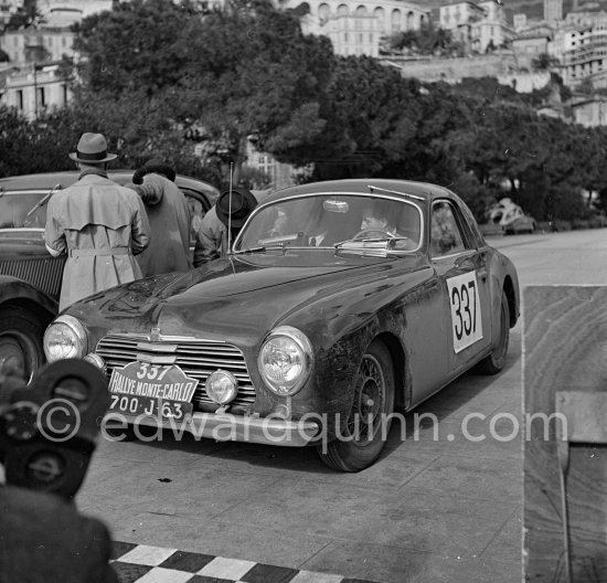 N° 337 Collage / Huguet on Simca 8 Sport taking part in the regularity speed test on the circuit of the Monaco Grand Prix. Rallye Monte Carlo 1951. - Photo by Edward Quinn
