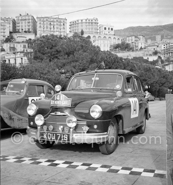 N° 141 Edge / Tyrer on Standard Vanguard taking part in the regularity speed test on the circuit of the Monaco Grand Prix. Rallye Monte Carlo 1951. - Photo by Edward Quinn