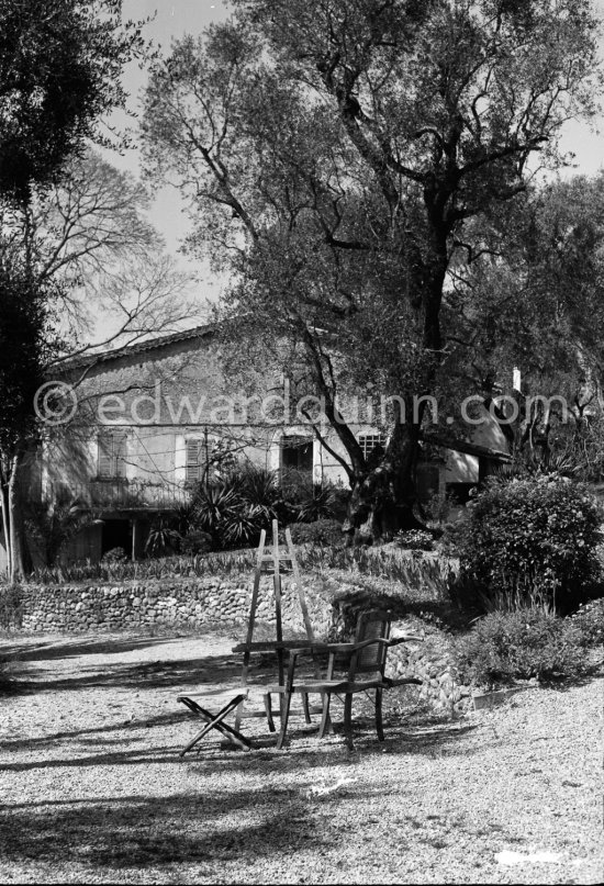 The old farmhouse of the estate of Auguste Renoir. 
Cagnes-sur-Mer 1962 - Photo by Edward Quinn