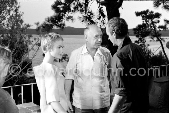 Jean Seberg, Otto Preminger and David Niven during the filming of "Bonjour tristesse", Le Lavandou 1957. - Photo by Edward Quinn
