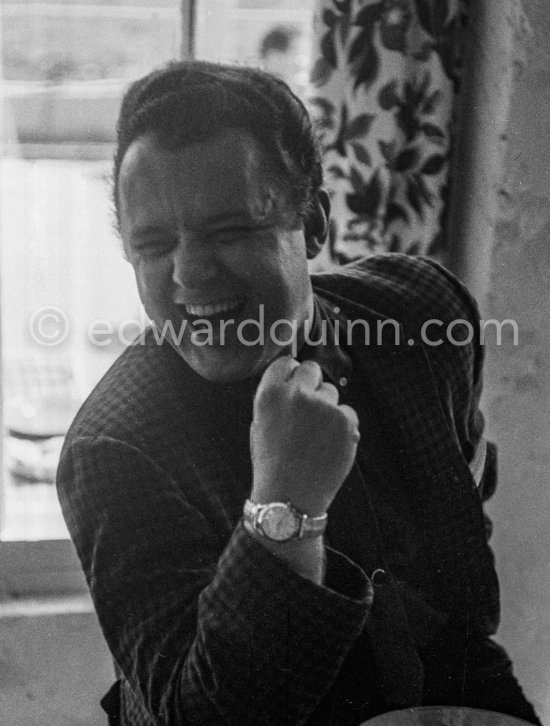 Rod Steiger at lunch. Cannes Film Festival 1956. - Photo by Edward Quinn