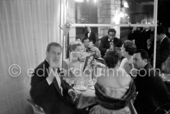 Esther Williams, Begum and Benjamin Gage, Esthers husband. Cannes Film Festival 1955. - Photo by Edward Quinn