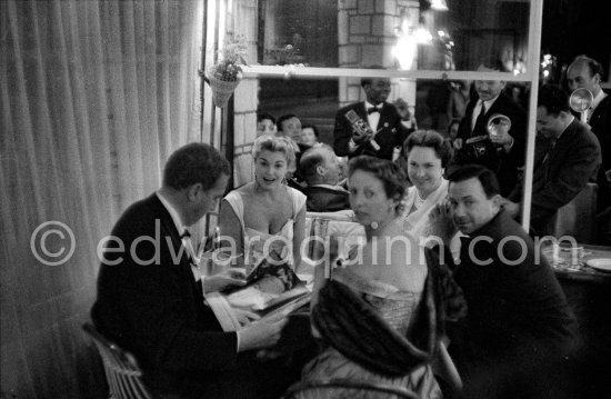 Esther Williams, Begum and Benjamin Gage, Esthers husband. Cannes Film Festival 1955. - Photo by Edward Quinn