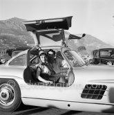 Jeanne Crain, co-star of Jane Russell in the film "Gentlemen Marry Brunettes". Monaco 1954. Car: 1954 Mercedes-Benz 300 SL Coupé - Photo by Edward Quinn