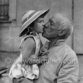 Pablo Picasso at the summer ceramic exhibition "Japon. Céramique contemporaine" at the Nérolium with his daughter Paloma Picasso. Vallauris 21.7.1951. One of the first photos Quinn took of Pablo Picasso. - Photo by Edward Quinn