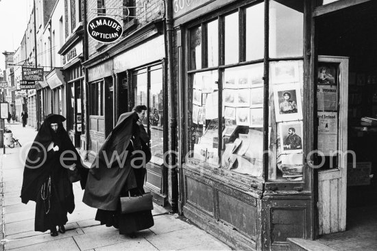 Dublin 1963. - Photo by Edward Quinn