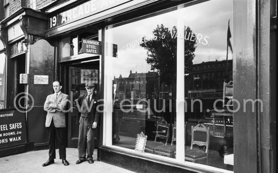 Auctioneers, Arcade Auction Rooms Ltd. Dublin 1963. - Photo by Edward Quinn
