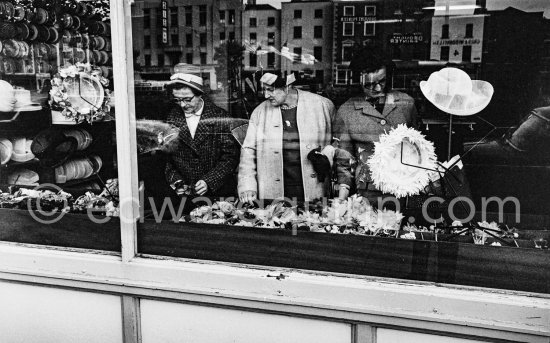 Hat store. Dublin 1963. - Photo by Edward Quinn