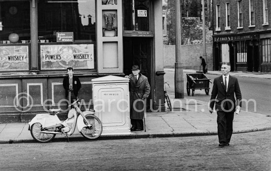 The Irish House, corner of Winetavern Street and Wood Quay. Dublin 1963. - Photo by Edward Quinn