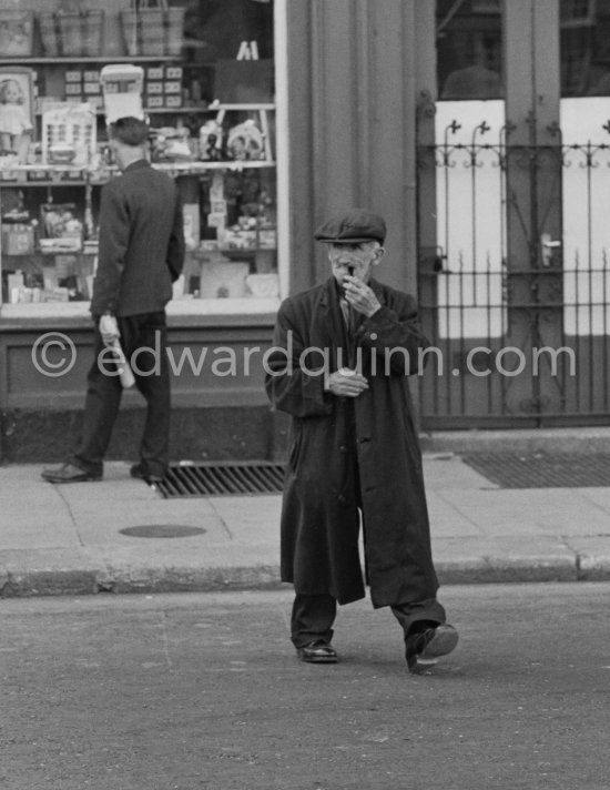 A citizen of Dublin at Arran Quay. Dublin 1963. - Photo by Edward Quinn