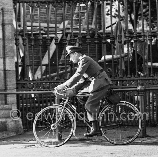 Dublin 1963. - Photo by Edward Quinn