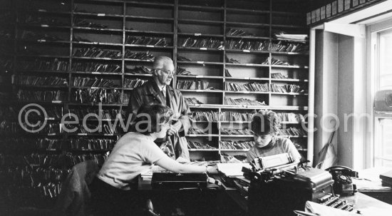 Irish Times office. Dublin 1963. - Photo by Edward Quinn