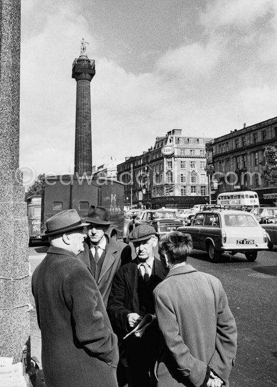 Nelson Pillar, O\'Connell Street (now demolished), Dublin 1963. - Photo by Edward Quinn