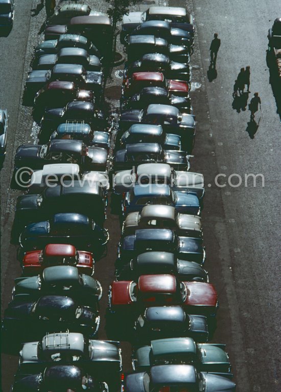 View from Nelson\'s Pillar (now demolished). Dublin 1963. - Photo by Edward Quinn