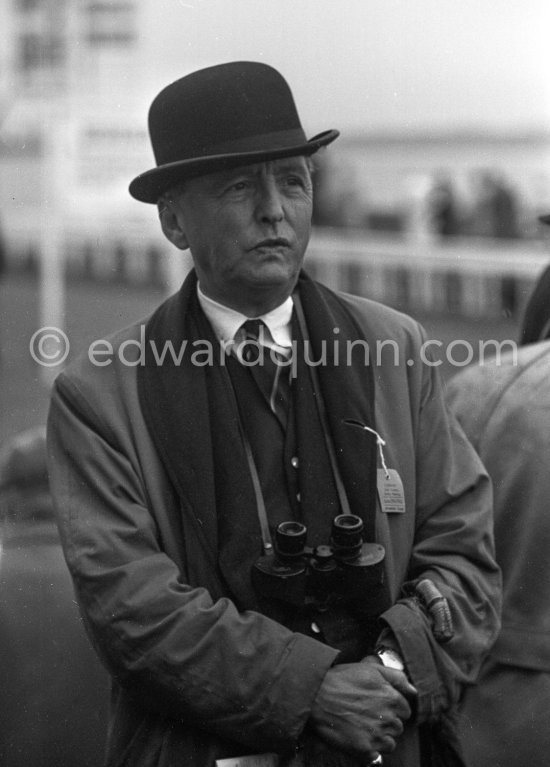 At the Curragh Race Course. Dublin 1963. - Photo by Edward Quinn