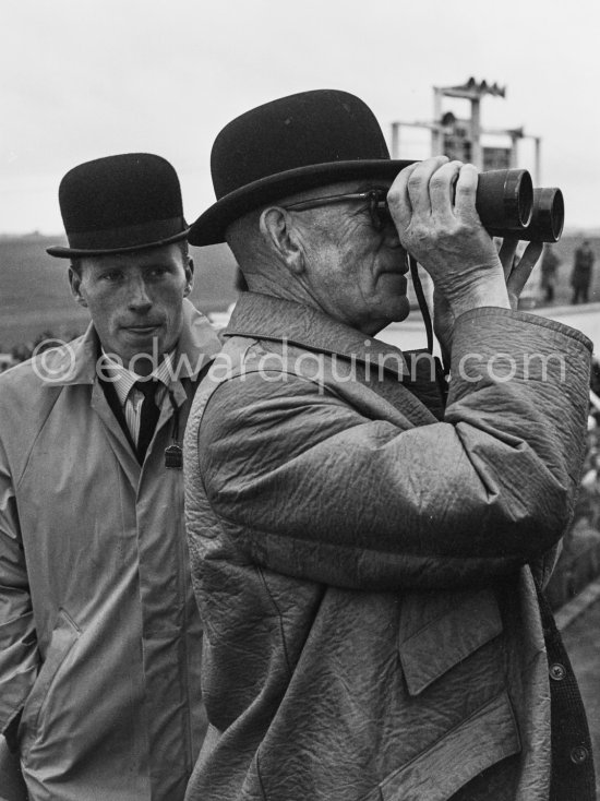At the Curragh Race Course. Dublin 1963. - Photo by Edward Quinn