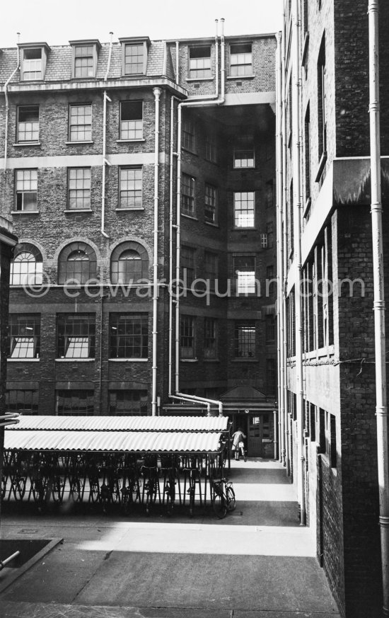 Place not yet identified. Dublin 1963. - Photo by Edward Quinn