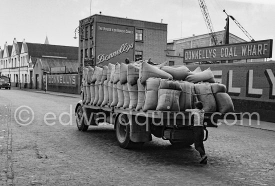 Donnelley’s Coal, Dublin 1963 - Photo by Edward Quinn