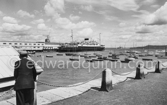 Harbor scene. Dublin 1963. - Photo by Edward Quinn