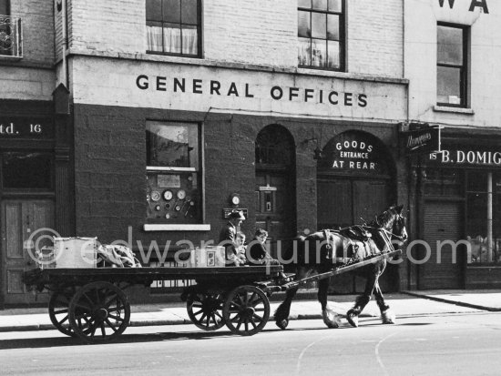 Horse and cart. Dublin 1963. - Photo by Edward Quinn