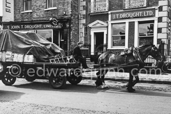 Horse and cart. Dublin 1963. - Photo by Edward Quinn