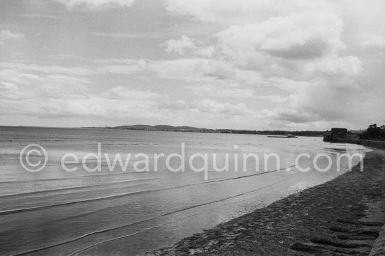 - Photo by Edward Quinn