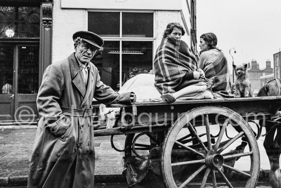 Family with dog. Dublin 1963. - Photo by Edward Quinn