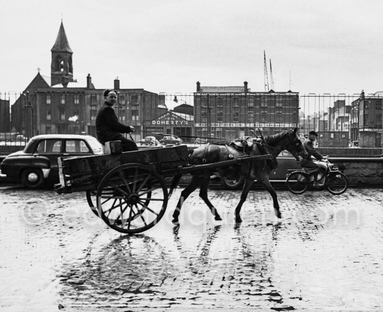 The Customhouse Quay along the Liffey. Dublin 1963.Car: Fiat 600 - Photo by Edward Quinn