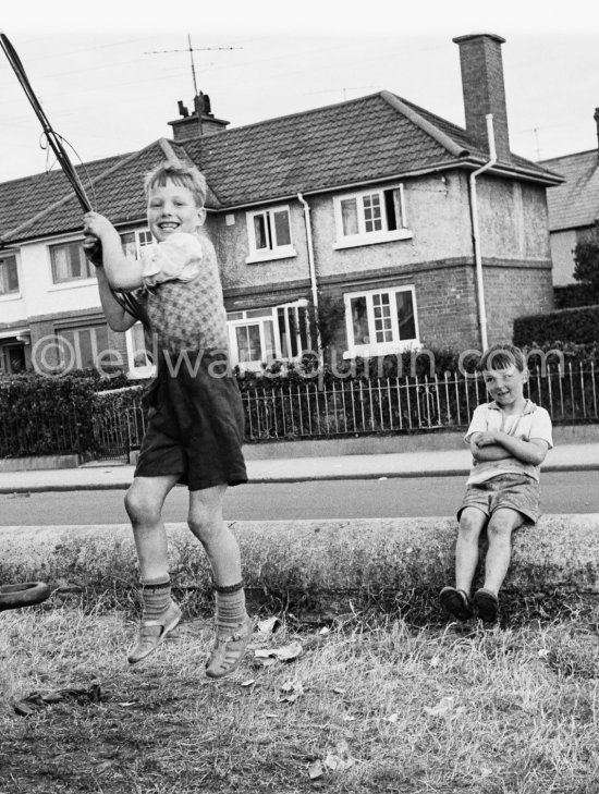 Two boys. Dublin 1963. - Photo by Edward Quinn