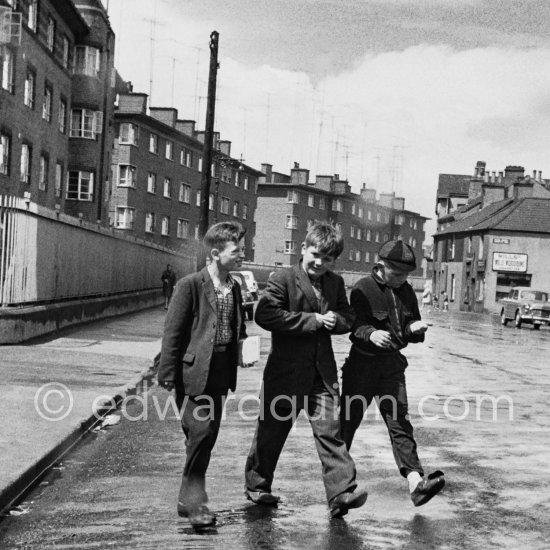 Thorncastle Street, Ringsend. Dublin 1963. - Photo by Edward Quinn