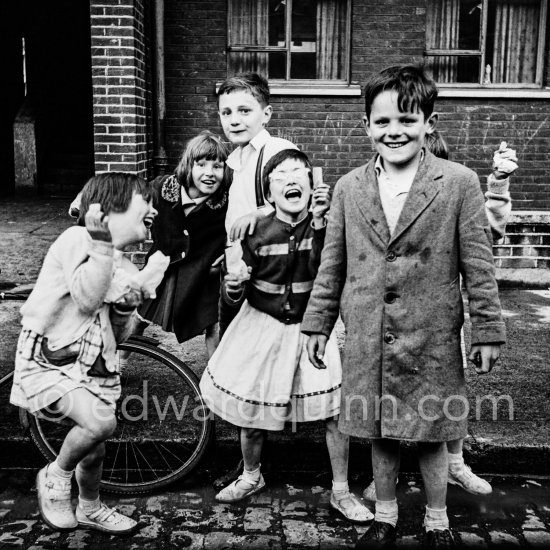 Dublin 1963. - Photo by Edward Quinn