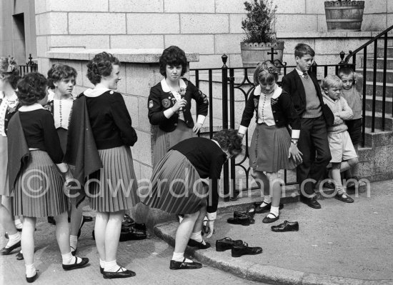 Irish dancers. Dublin 1963. - Photo by Edward Quinn